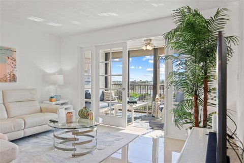 Condo in Pompano Beach, Florida, 2 bedrooms № 2173997 - photo 7