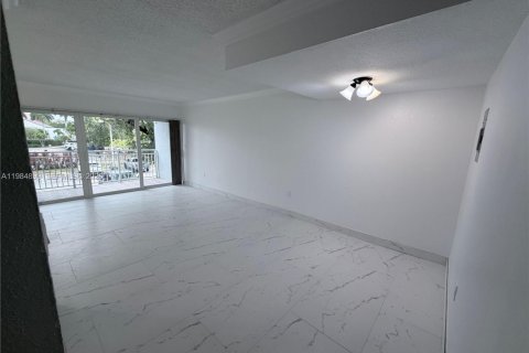 Copropriété à louer à Miami, Floride: 2 chambres, 131.46 m2 № 2046742 - photo 5