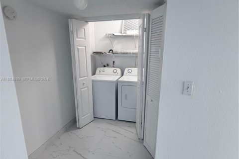 Copropriété à louer à Miami, Floride: 2 chambres, 131.46 m2 № 2046742 - photo 11