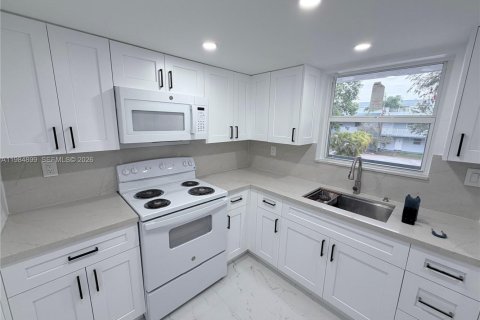 Condo à Miami, Floride, 2 chambres  № 2046742