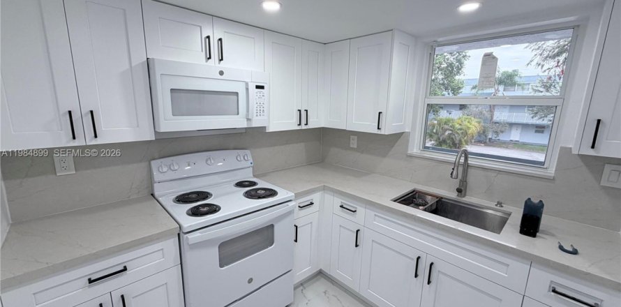 Condo à Miami, Floride, 2 chambres  № 2046742