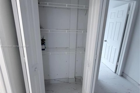 Copropriété à louer à Miami, Floride: 2 chambres, 131.46 m2 № 2046742 - photo 21