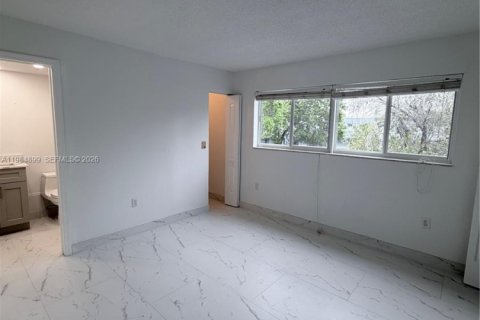 Copropriété à louer à Miami, Floride: 2 chambres, 131.46 m2 № 2046742 - photo 13