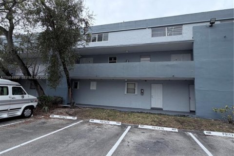 Copropriété à louer à Miami, Floride: 2 chambres, 131.46 m2 № 2046742 - photo 28