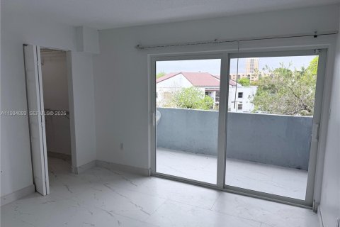 Copropriété à louer à Miami, Floride: 2 chambres, 131.46 m2 № 2046742 - photo 18