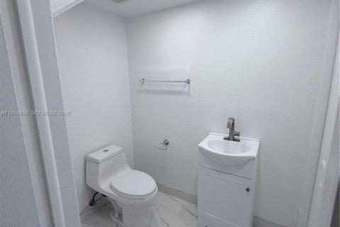 Copropriété à louer à Miami, Floride: 2 chambres, 131.46 m2 № 2046742 - photo 8