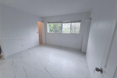 Copropriété à louer à Miami, Floride: 2 chambres, 131.46 m2 № 2046742 - photo 15