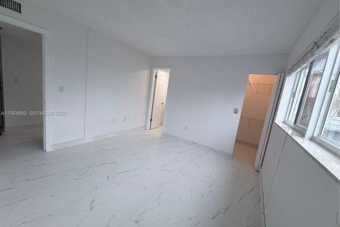 Copropriété à louer à Miami, Floride: 2 chambres, 131.46 m2 № 2046742 - photo 14