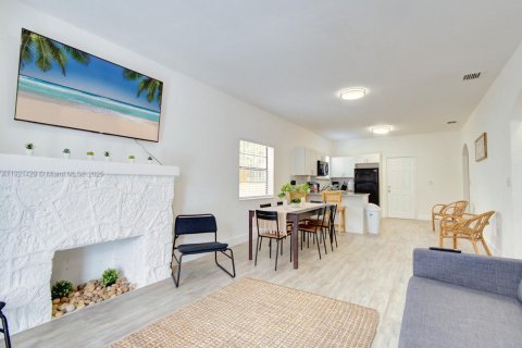 Immobilier commercial à vendre à Miami, Floride: 145.21 m2 № 1975776 - photo 23