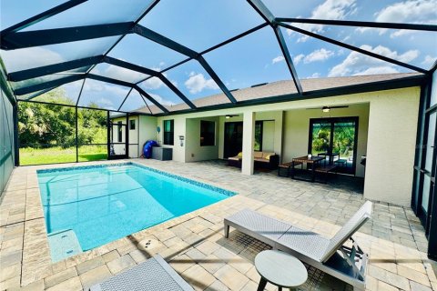 Villa ou maison à vendre à Port Charlotte, Floride: 3 chambres, 157.38 m2 № 2157716 - photo 8