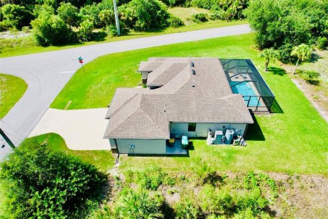 Villa ou maison à vendre à Port Charlotte, Floride: 3 chambres, 157.38 m2 № 2157716 - photo 4