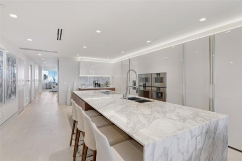 Condominio en venta en Bal Harbour, Florida, 3 dormitorios, 303.23 m2 № 1931407 - foto 28