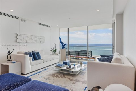 Condominio en venta en Bal Harbour, Florida, 3 dormitorios, 303.23 m2 № 1931407 - foto 11