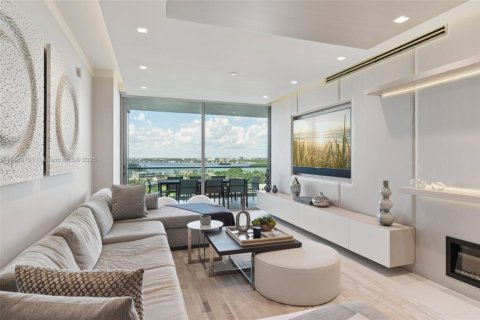Condominio en venta en Bal Harbour, Florida, 3 dormitorios, 303.23 m2 № 1931407 - foto 13
