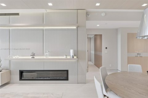 Condominio en venta en Bal Harbour, Florida, 3 dormitorios, 303.23 m2 № 1931407 - foto 23