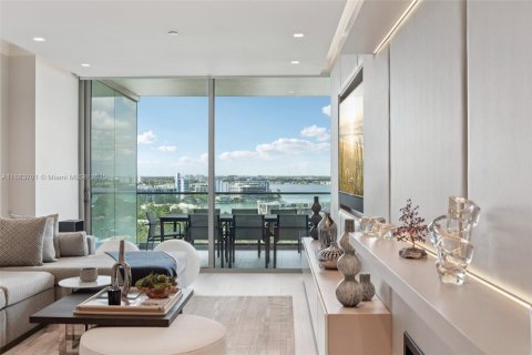Condominio en venta en Bal Harbour, Florida, 3 dormitorios, 303.23 m2 № 1931407 - foto 15