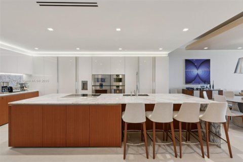 Condominio en venta en Bal Harbour, Florida, 3 dormitorios, 303.23 m2 № 1931407 - foto 27