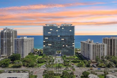 Condominio en venta en Bal Harbour, Florida, 3 dormitorios, 303.23 m2 № 1931407 - foto 2
