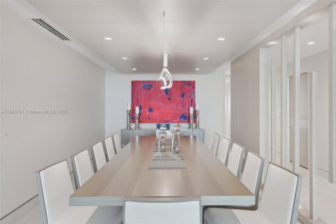 Condominio en venta en Bal Harbour, Florida, 3 dormitorios, 303.23 m2 № 1931407 - foto 20