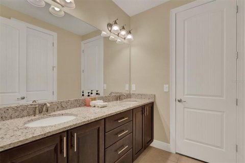 Casa en venta en Kissimmee, Florida, 8 dormitorios, 316.98 m2 № 1773878 - foto 26