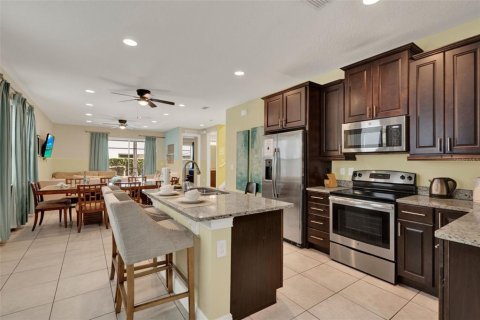 Casa en venta en Kissimmee, Florida, 8 dormitorios, 316.98 m2 № 1773878 - foto 4