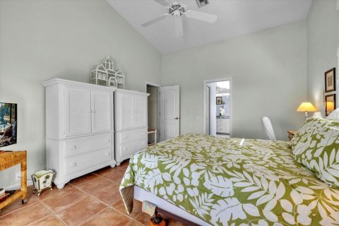 House in Punta Gorda, Florida 3 bedrooms, 210.52 sq.m. № 2110317 - photo 28