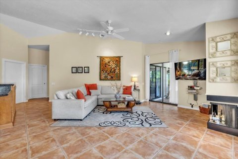 House in Punta Gorda, Florida 3 bedrooms, 210.52 sq.m. № 2110317 - photo 12