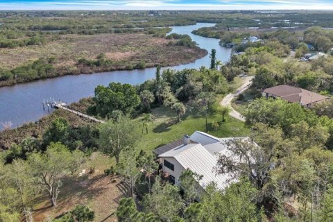 Villa ou maison à Punta Gorda, Floride 3 chambres, 210.52 m2 № 2110317