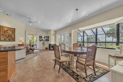 House in Punta Gorda, Florida 3 bedrooms, 210.52 sq.m. № 2110317 - photo 24