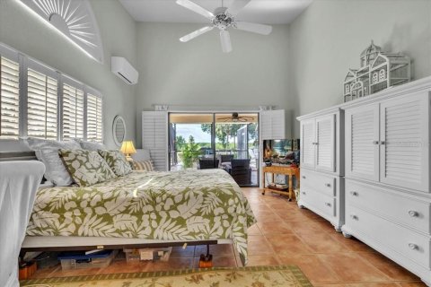 House in Punta Gorda, Florida 3 bedrooms, 210.52 sq.m. № 2110317 - photo 27
