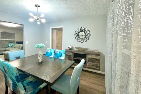 House in Seminole, Florida 3 bedrooms, 188.22 sq.m. № 1626346 - photo 25