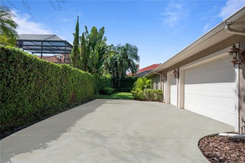 House in Orlando, Florida 4 bedrooms, 259.66 sq.m. № 1720300 - photo 8