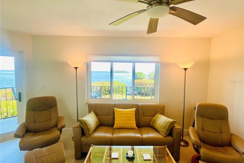 Condo in Saint Petersburg, Florida, 2 bedrooms  № 1512143 - photo 20