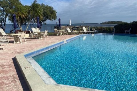 Condo in Saint Petersburg, Florida, 2 bedrooms  № 1512143 - photo 10