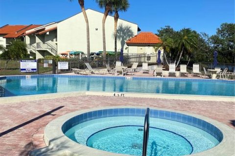 Condo in Saint Petersburg, Florida, 2 bedrooms  № 1512143 - photo 7
