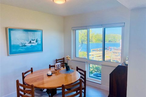 Condo in Saint Petersburg, Florida, 2 bedrooms  № 1512143 - photo 14