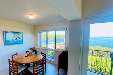 Condo in Saint Petersburg, Florida, 2 bedrooms  № 1512143 - photo 13