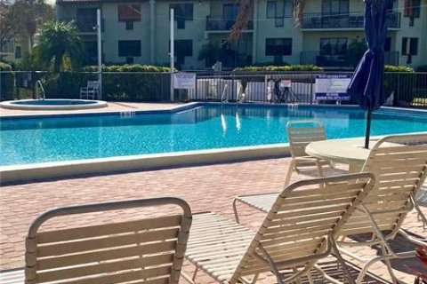 Condo in Saint Petersburg, Florida, 2 bedrooms  № 1512143 - photo 9