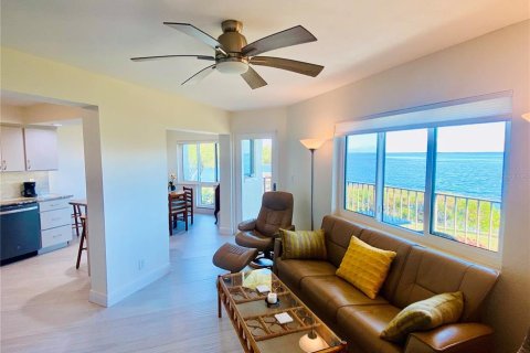 Condo in Saint Petersburg, Florida, 2 bedrooms  № 1512143 - photo 16