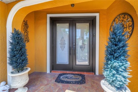 House in Saint Pete Beach, Florida 5 bedrooms, 268.67 sq.m. № 2157992 - photo 25