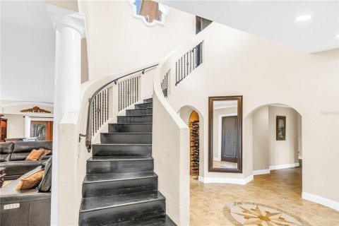 House in Saint Pete Beach, Florida 5 bedrooms, 268.67 sq.m. № 2157992 - photo 4