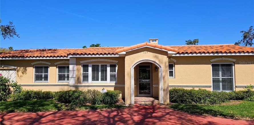 Villa ou maison à Saint Petersburg, Floride 3 chambres, 238.39 m2 № 1718341