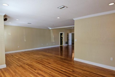 Casa en alquiler en Saint Petersburg, Florida, 3 dormitorios, 238.39 m2 № 1718341 - foto 5