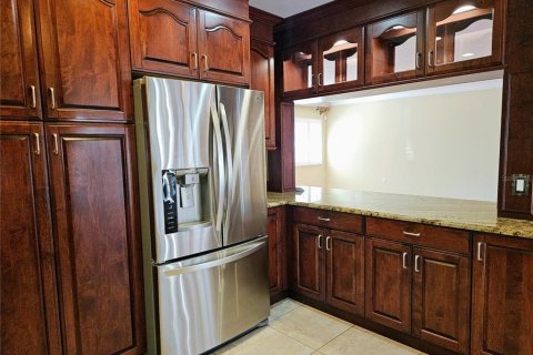 Casa en alquiler en Saint Petersburg, Florida, 3 dormitorios, 238.39 m2 № 1718341 - foto 14