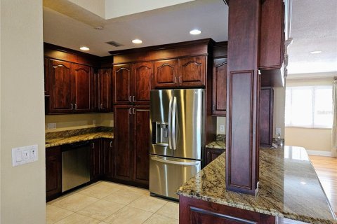 Casa en alquiler en Saint Petersburg, Florida, 3 dormitorios, 238.39 m2 № 1718341 - foto 11