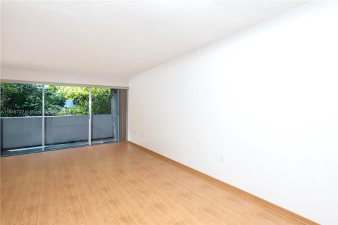 Condominio en venta en Miami, Florida, 1 dormitorio, 104.52 m2 № 1842568 - foto 8