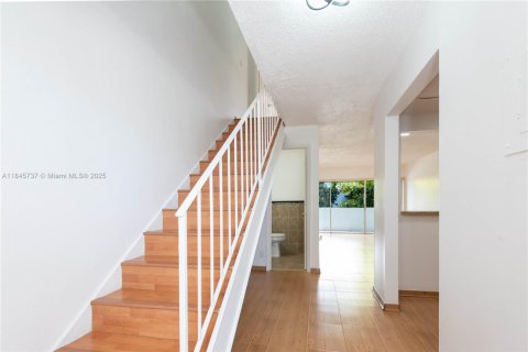 Condominio en venta en Miami, Florida, 1 dormitorio, 104.52 m2 № 1842568 - foto 6