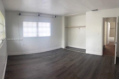 Villa ou maison à louer à Coral Springs, Floride: 2 chambres, 83.61 m2 № 1988387 - photo 4