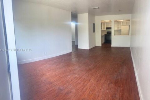 Дом в Корал-Спрингс, Флорида 2 спальни, 83.61м2 № 1988387