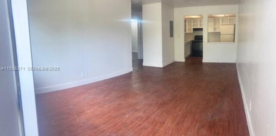 Villa ou maison à Coral Springs, Floride 2 chambres, 83.61 m2 № 1988387